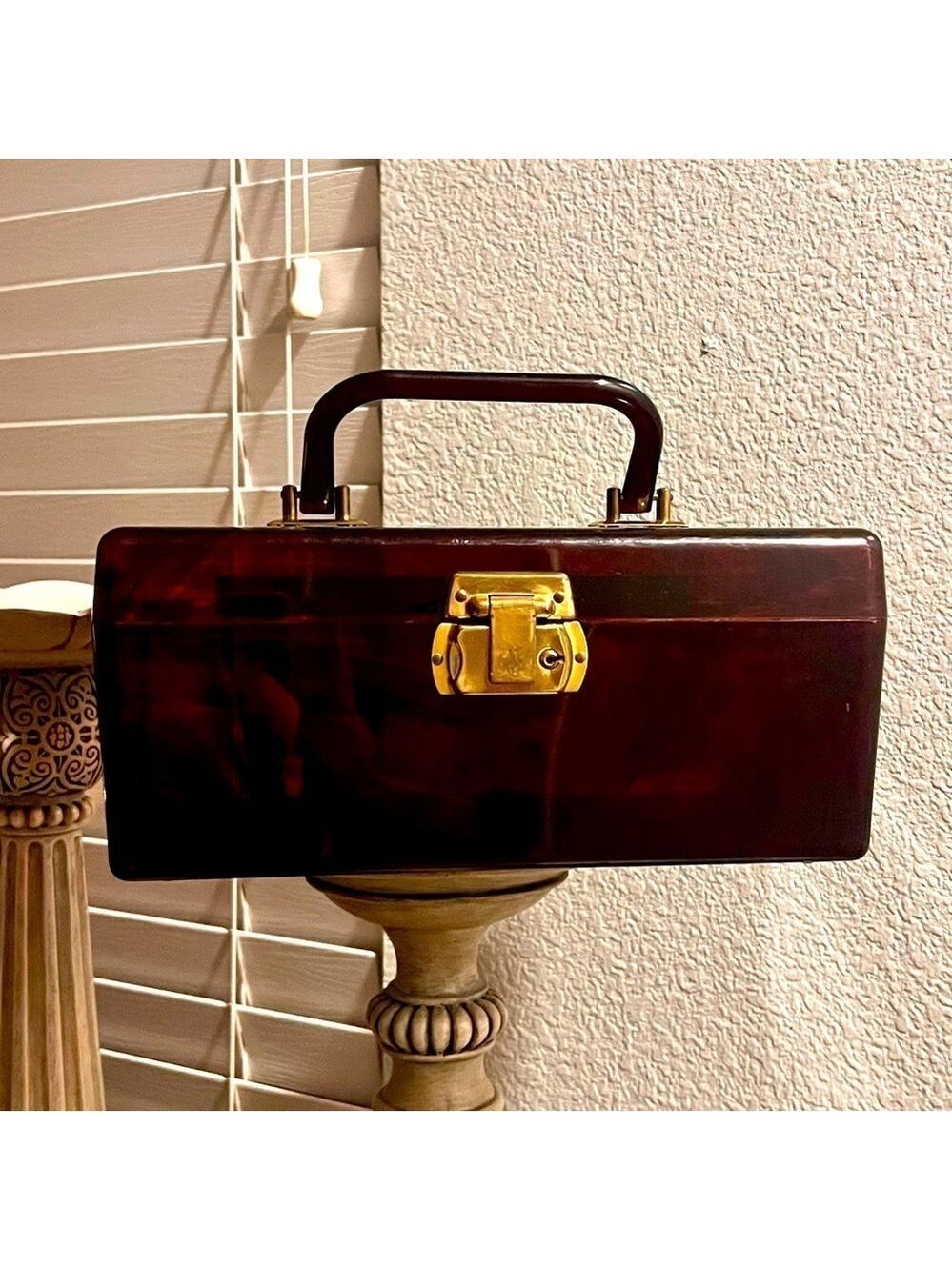 VINTAGE TORTOISE LUCITE box handbag with key. Unbranded.